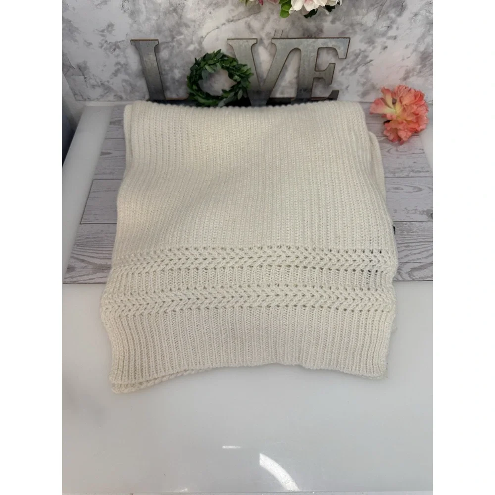 Armani Exchange Women's Knitted Cozy Ivory‎ Made in Italy Knit Scarf 86
